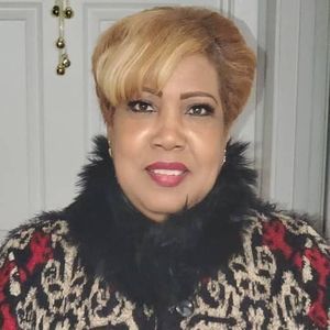 Meet your Posher, Damaris